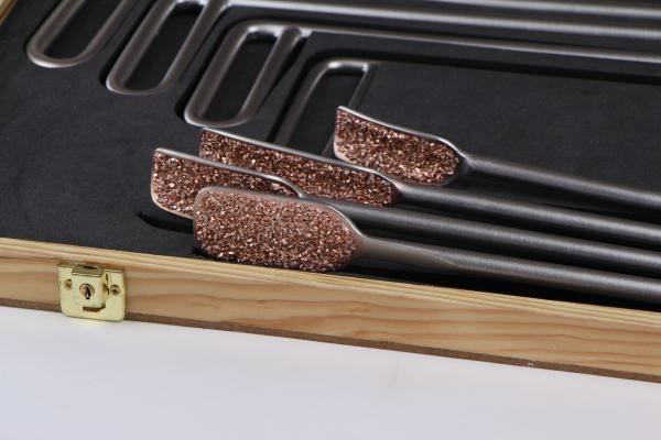 Toothed raspTooth rasp set for small horses in wooden case